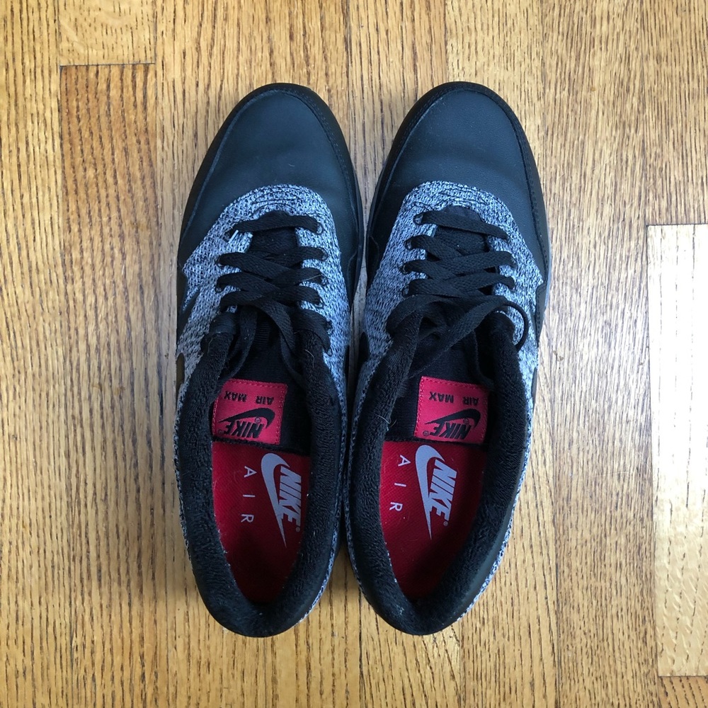 Nike Men’s Air Max sneakers size 9